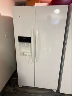 Frigidaire freezer / Fridge