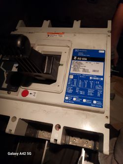 RD350T33W circuit breaker