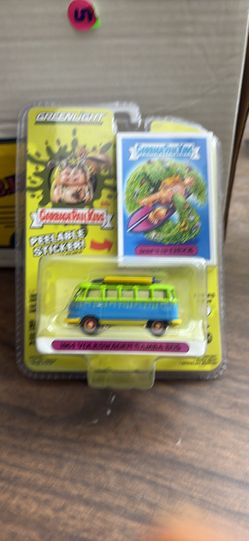 VW T1 Samba Bus Surf's Up Chuck Garbage Pail Kids Greenlight 1:64 Scale NEW