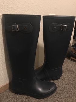 New Navy Blue rain boots size 7