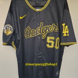 Men's Mookie Betts Dodgers Jersey (XL)