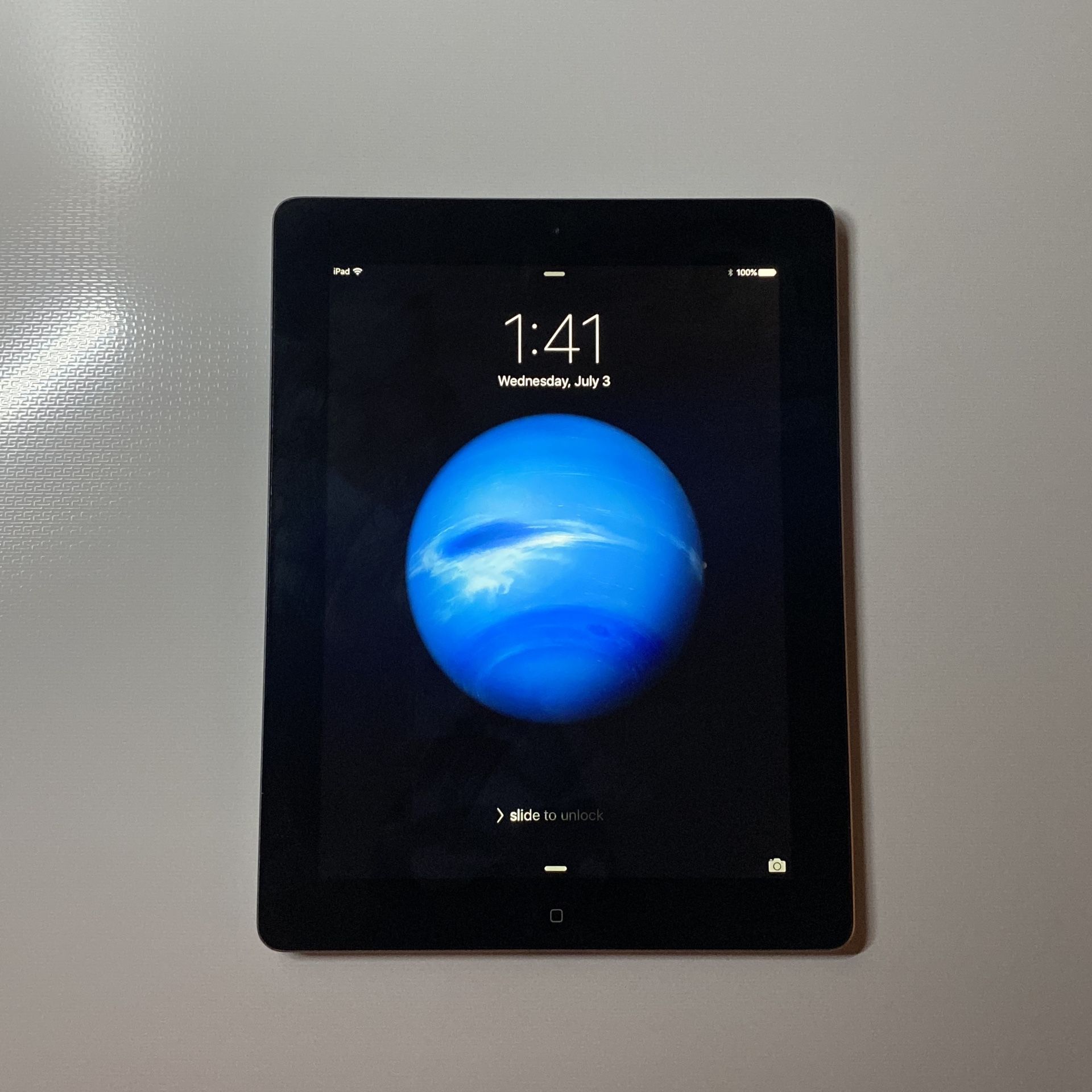 iPad 3rd Generation Model mc705ll/a With A Charger