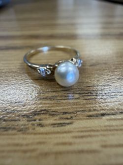 10k Pearl Ring (read description)