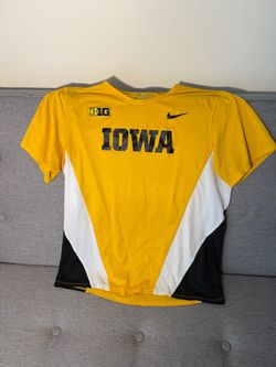 Nike Iowa Hawkeyes Big Ten Dri-FIT Team Shirt Men’s L Gold Made in USA NCAA