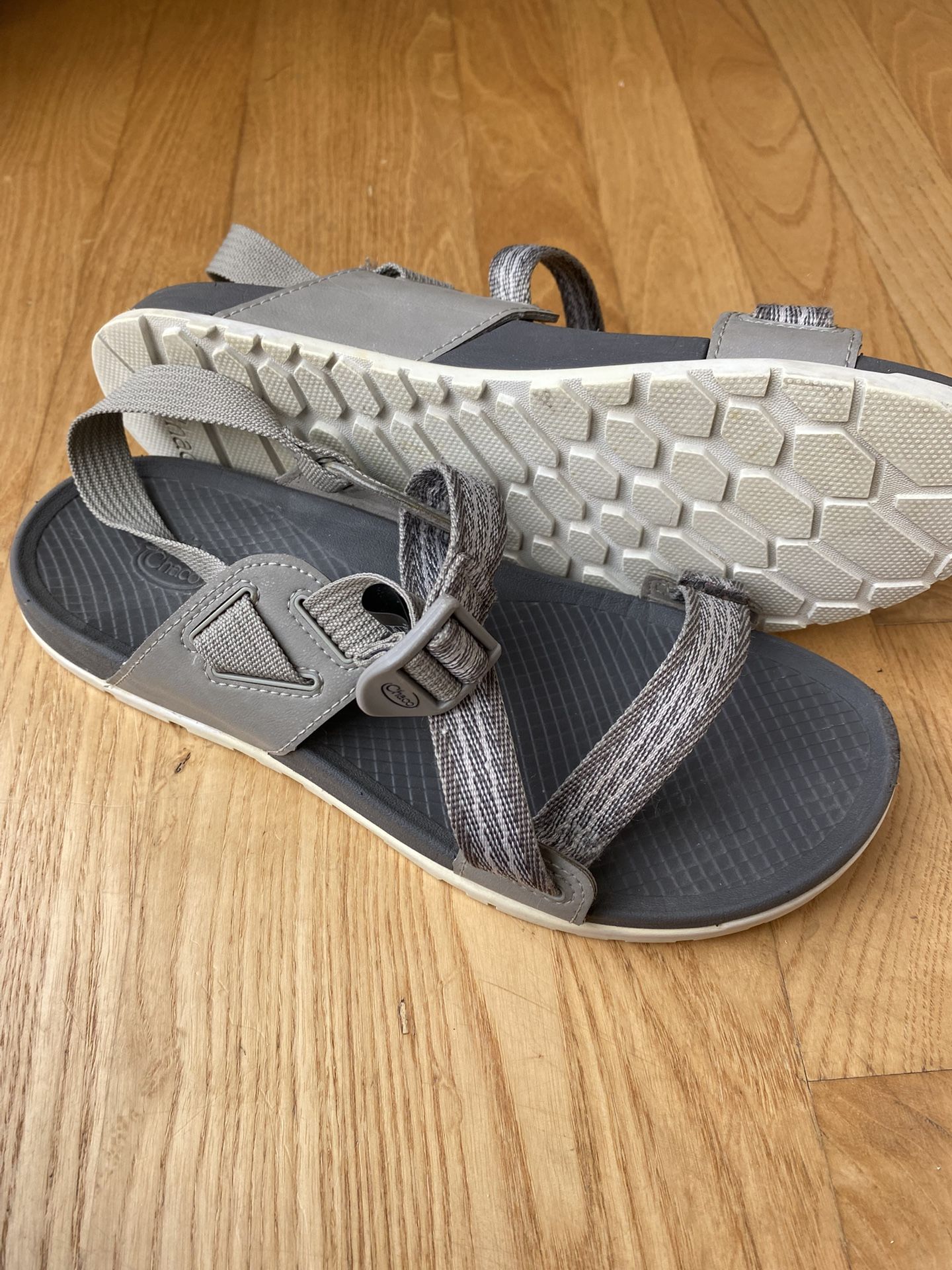 Chacos Womens 9