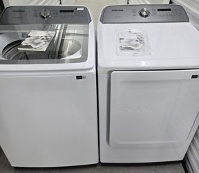 Matching Washer And Dryer Set. 