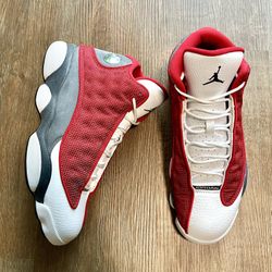 Jordans Retro 13s Size: 9