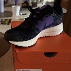 New Nike Women Shoes Size  7.5 Value 70 