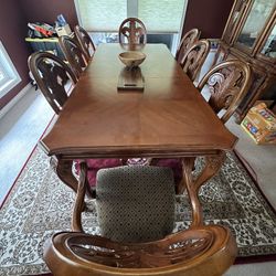Cherry Dining Room Set. 