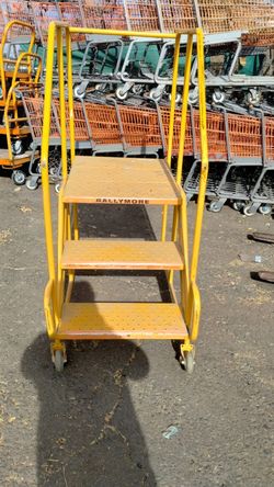 3 Step Rolling Platform Ladder