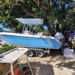 Cobia Center Console With a Yamaha 4 Stroke 
