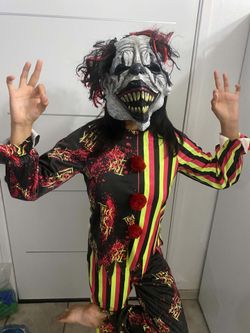 Scary clown costume
