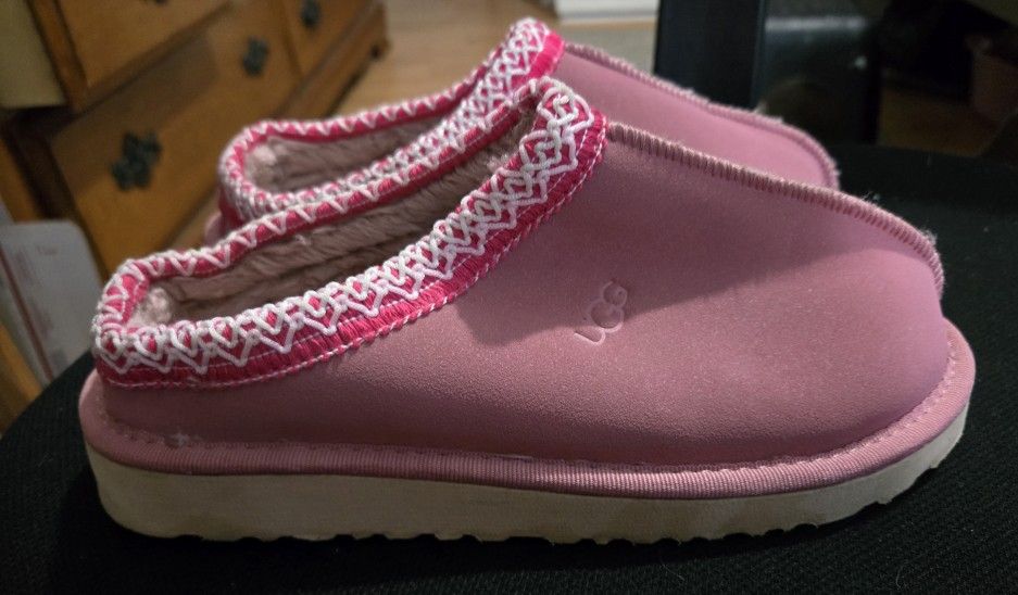 UGG