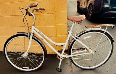Schwinn Cream Women's Bike