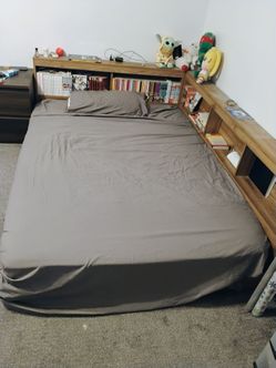 Wood Platform Bed Frame with Bookcase Headboard