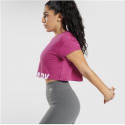 GYMSHARK cropped top short sleeves athletic women's Size Medium for Sale in  Vancouver, WA - OfferUp