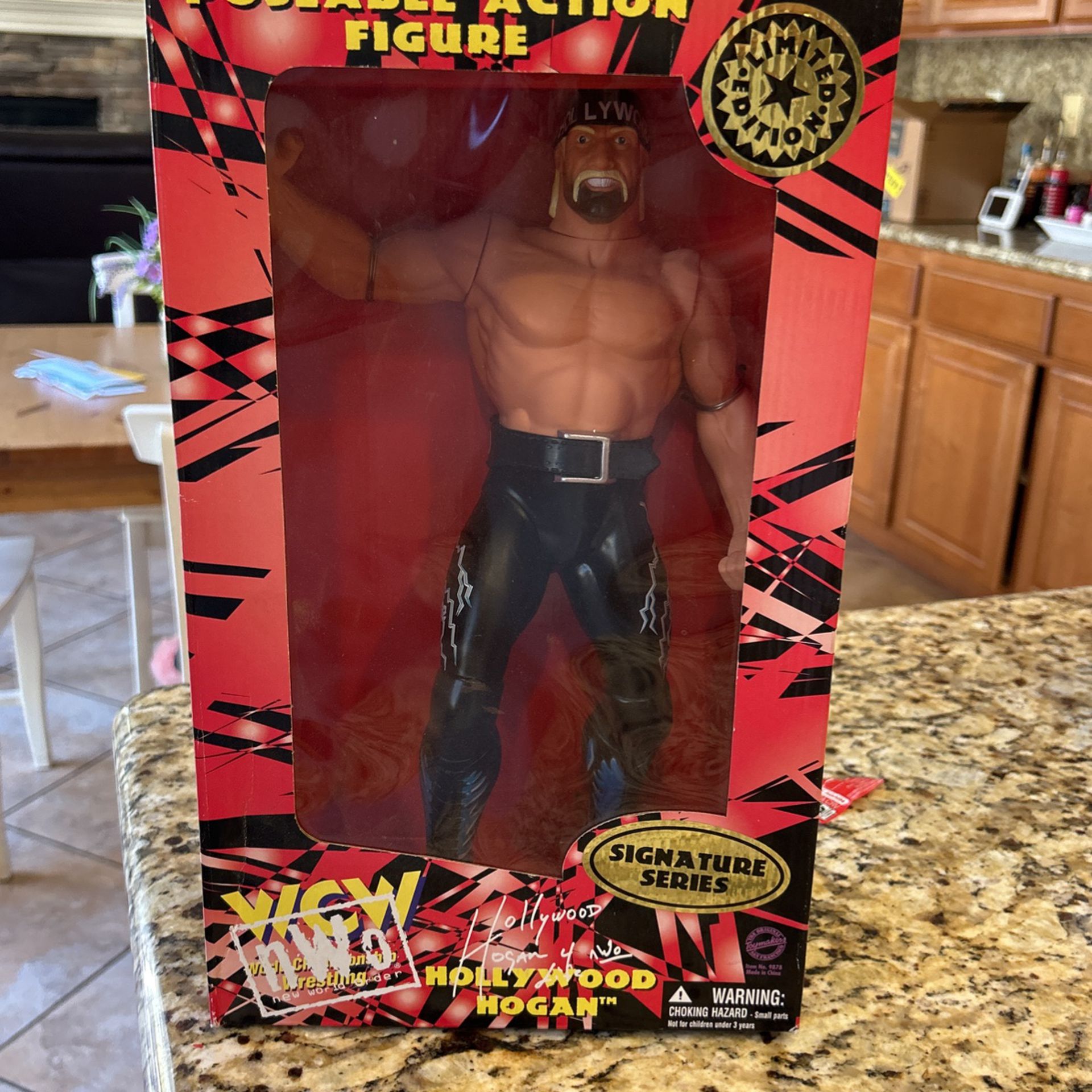 1998 Hulk Hogan Collectible 