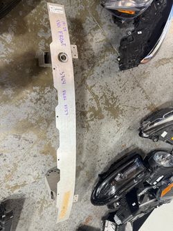 BMW 3 SERIES FRONT BUMPER REINFORCEMENT 2022
