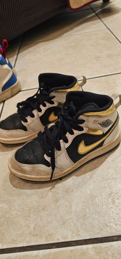 Boys shoes