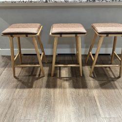 3 Kitchen Island Stools 