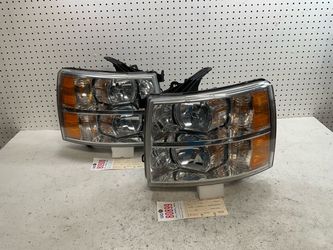 2007 2012 CHEVROLET SILVERADO HEADLIGHT PAIR OEM