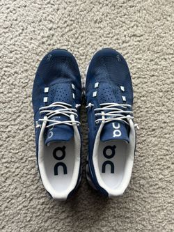 On Cloud Shoes Size 8 Women