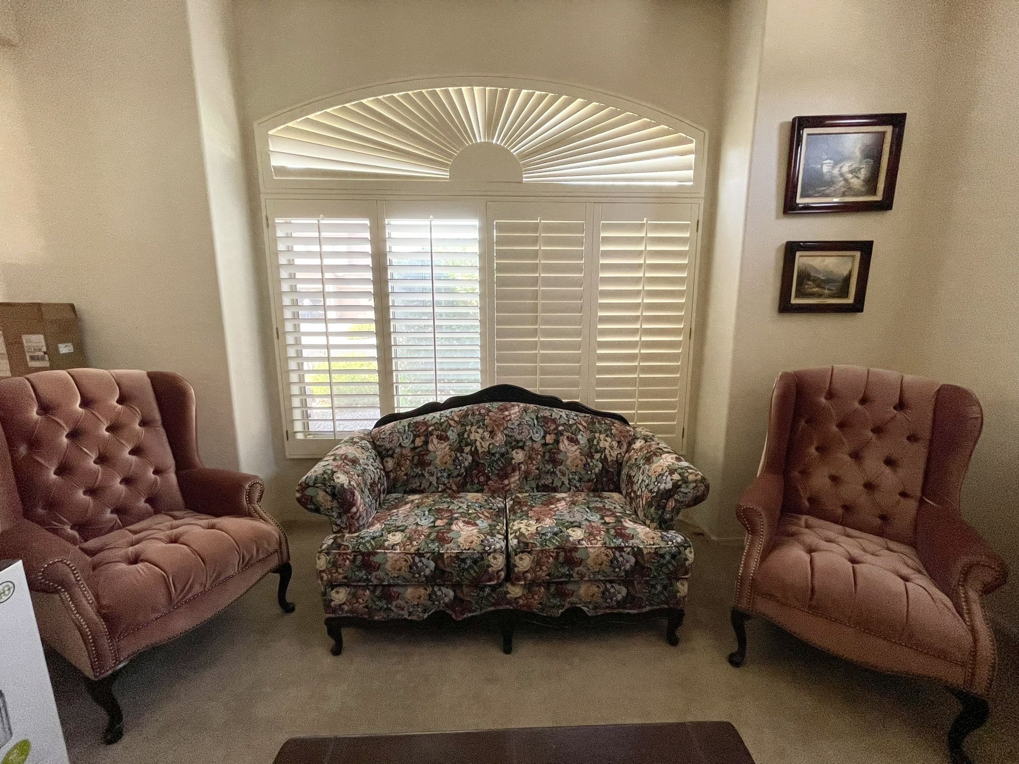 Vintage style floral sofa, love seat, and 2 chairs EXCELLENT condition