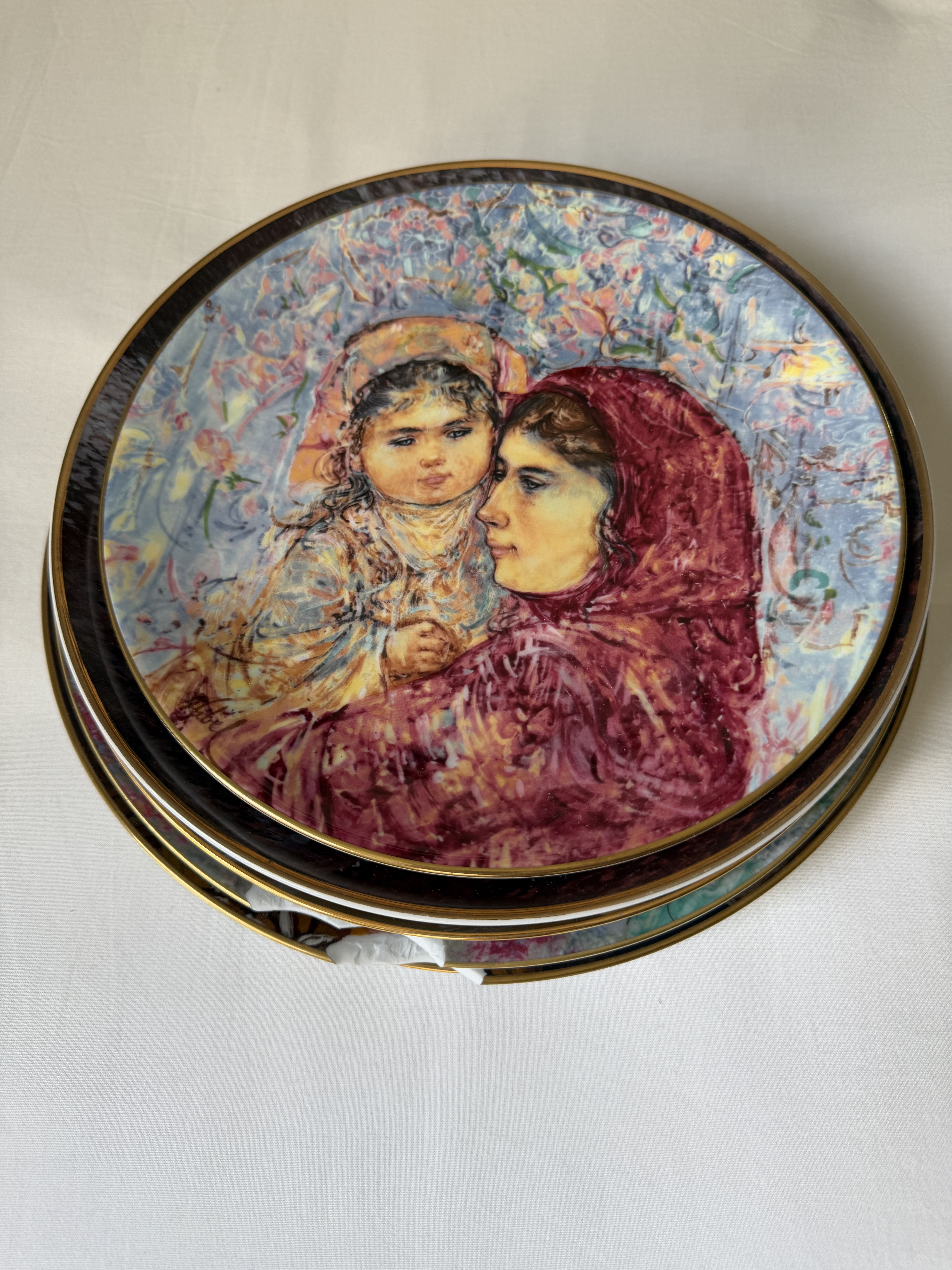 Normal Chula Collector Plates (Lot of 6) - Edna Hibel, Sandra Kuck, Donald Zolan ...