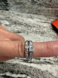Woman’s wedding set