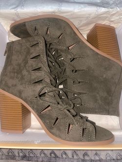 New heels color olive green