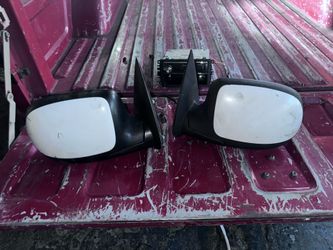 Yukon 04-06 side mirrors