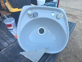 Salon hair sink