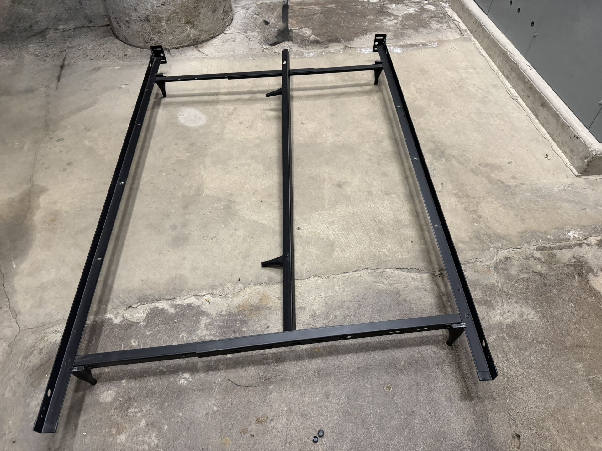 Adjustable Metal Bed Frame raling for twin and full size bed 