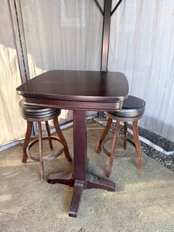 Pub Table with Stools