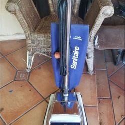 Saniture Carpet Vacuum Cleaner Good Condition 