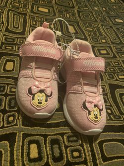 Minnie Mouse shoes