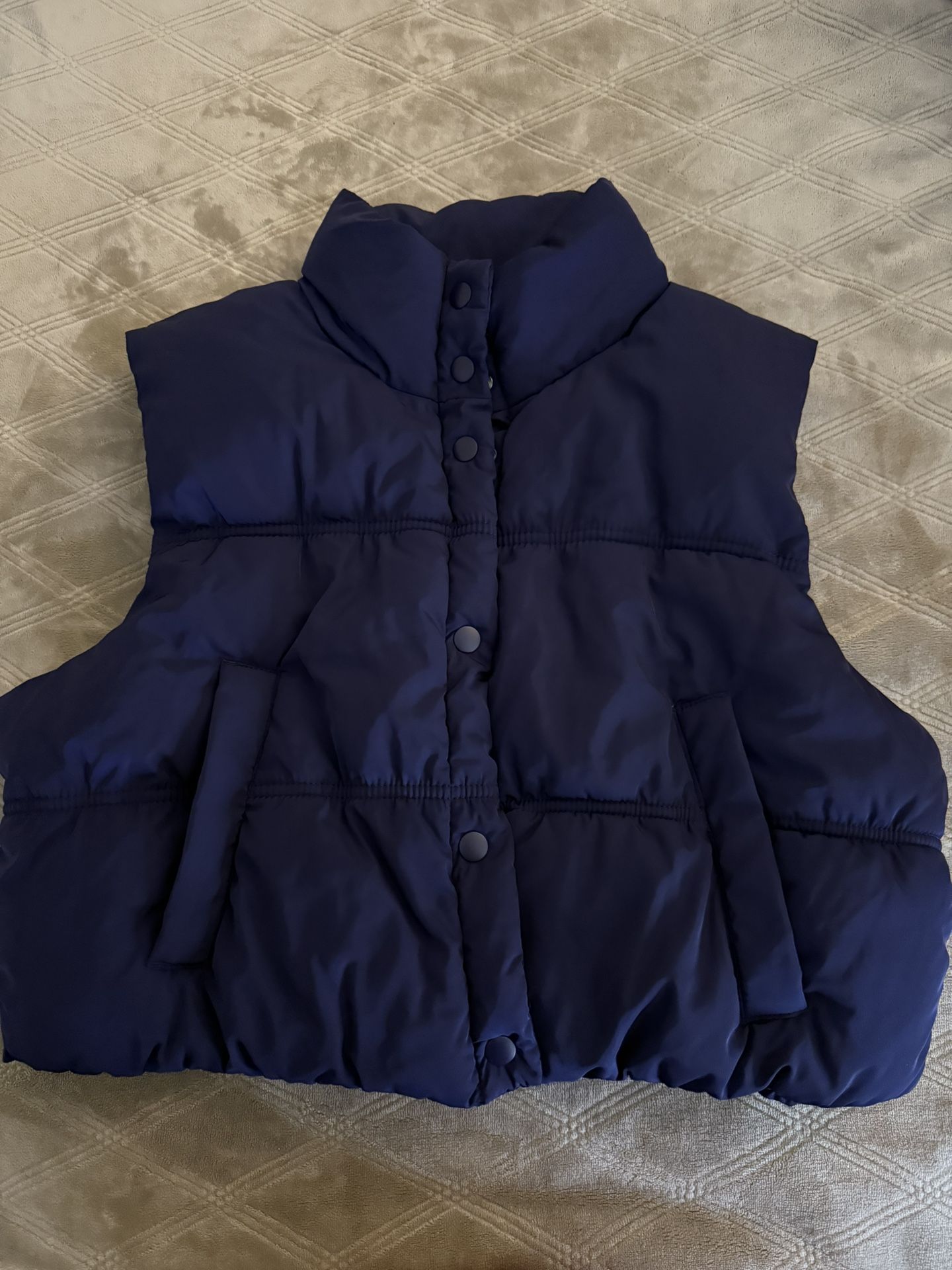 Women’s Navy Blue Cropped Puffer Vest