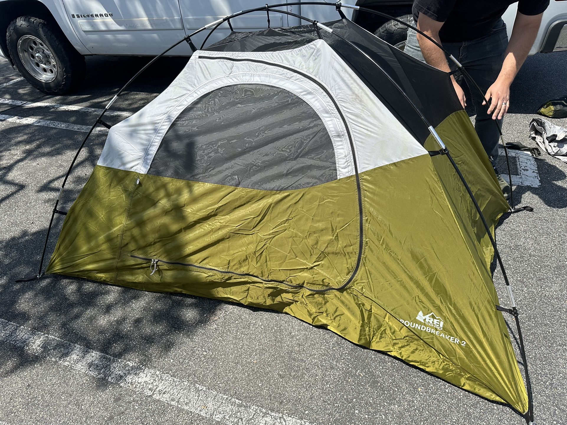 Brand New REI Groundbreaker 2 - 2 Person 3 Season Tent Includes Carrying Bag