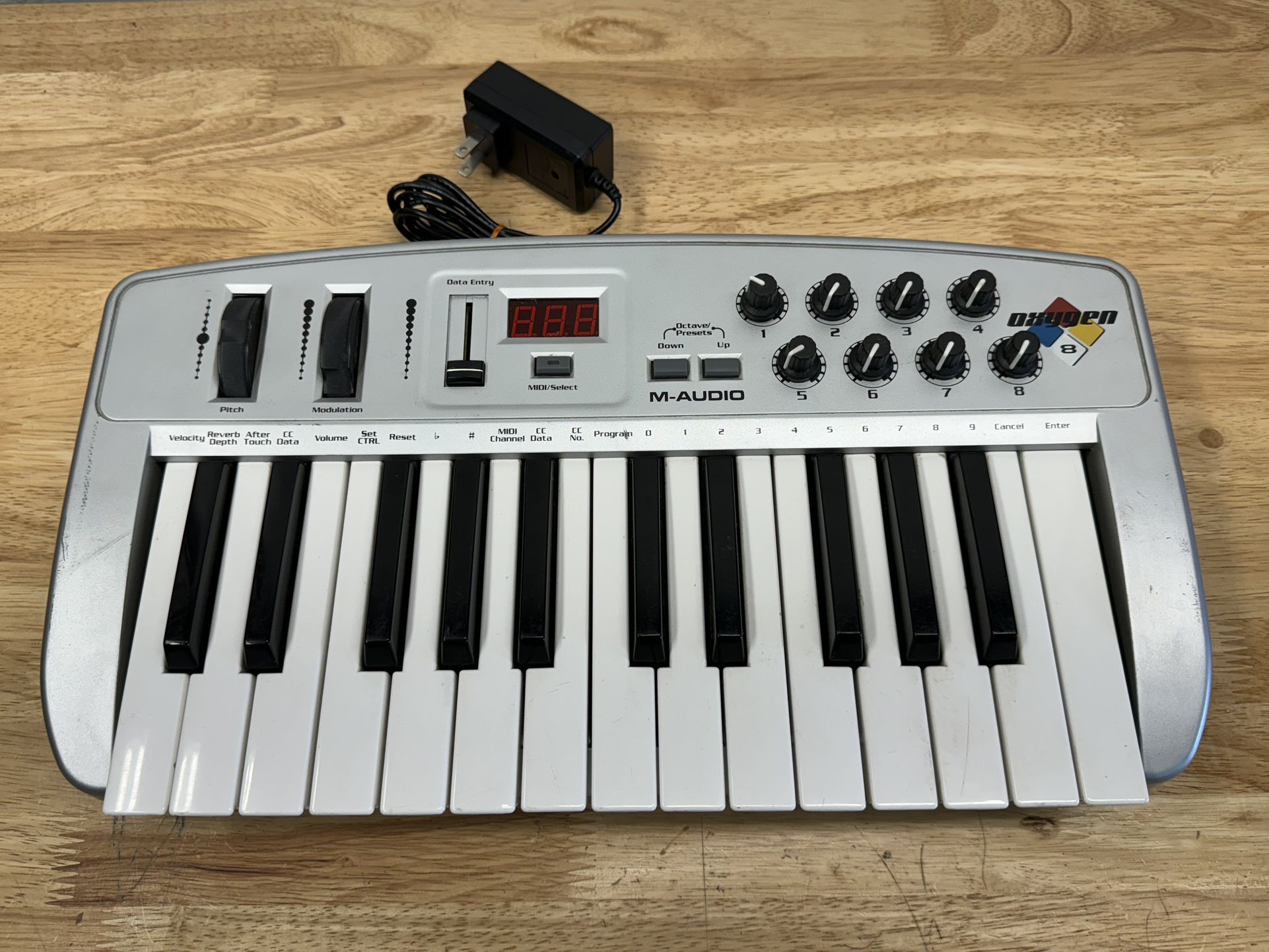 m-audio oxygen 8 MIDI Keyboard  