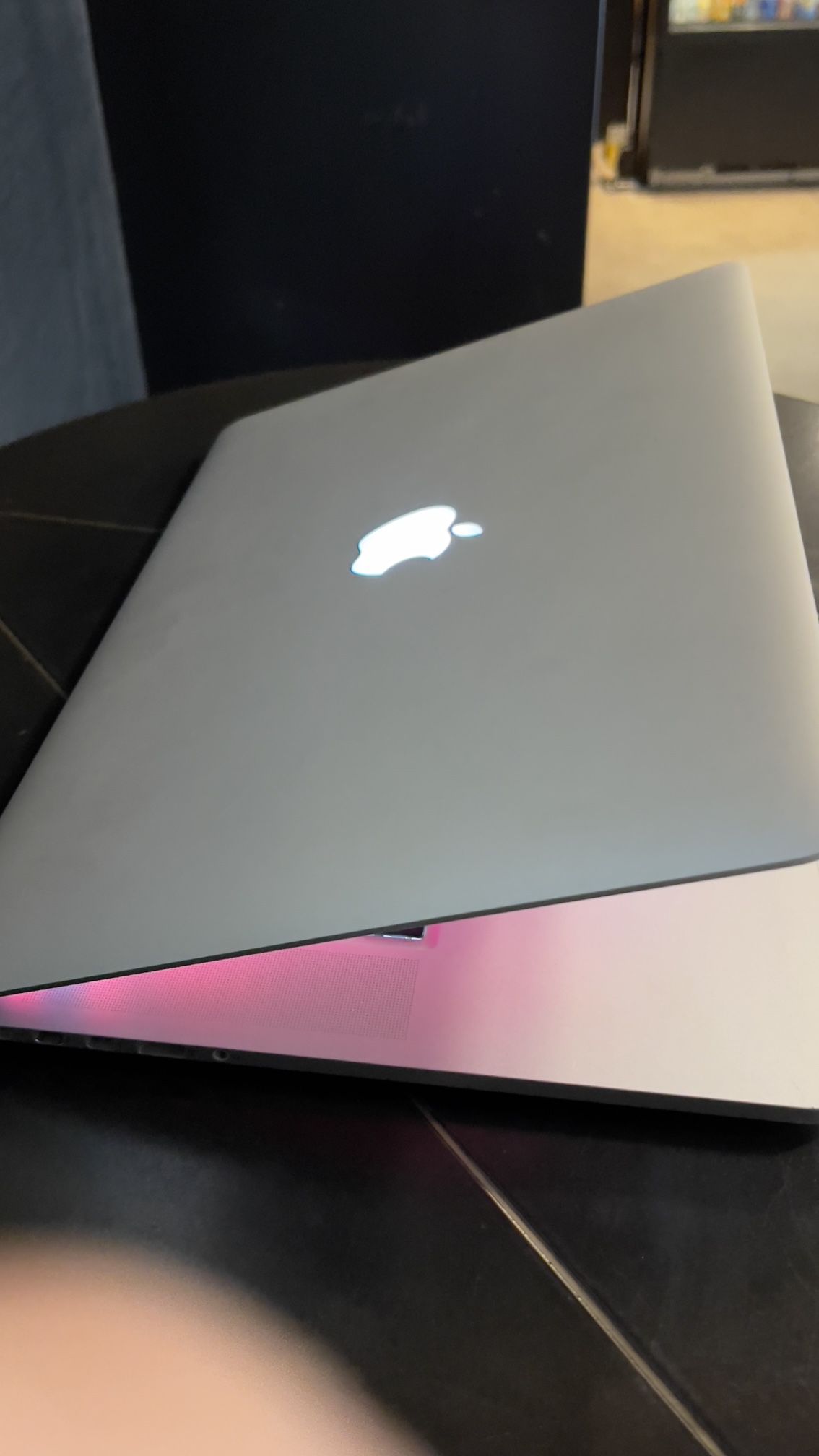 MacBook Pro 15” Retina Core I7, 16Gb 256Gn Ssd $400
