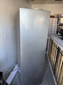 Hisense 10.2 cu. ft. Garage Ready Frost Free Convertible Upright Freezer with Seal Break Handle