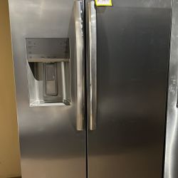 FRIGIDAIRE GRSSAF Gallery 25.6-cu ft Side-by-Side Refrigerator  XGF