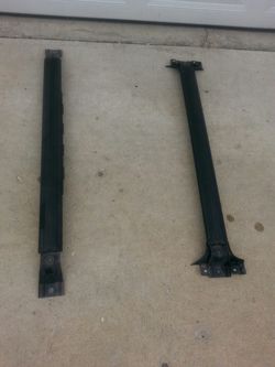 Mazda Protege5. Roof rack cross bars.