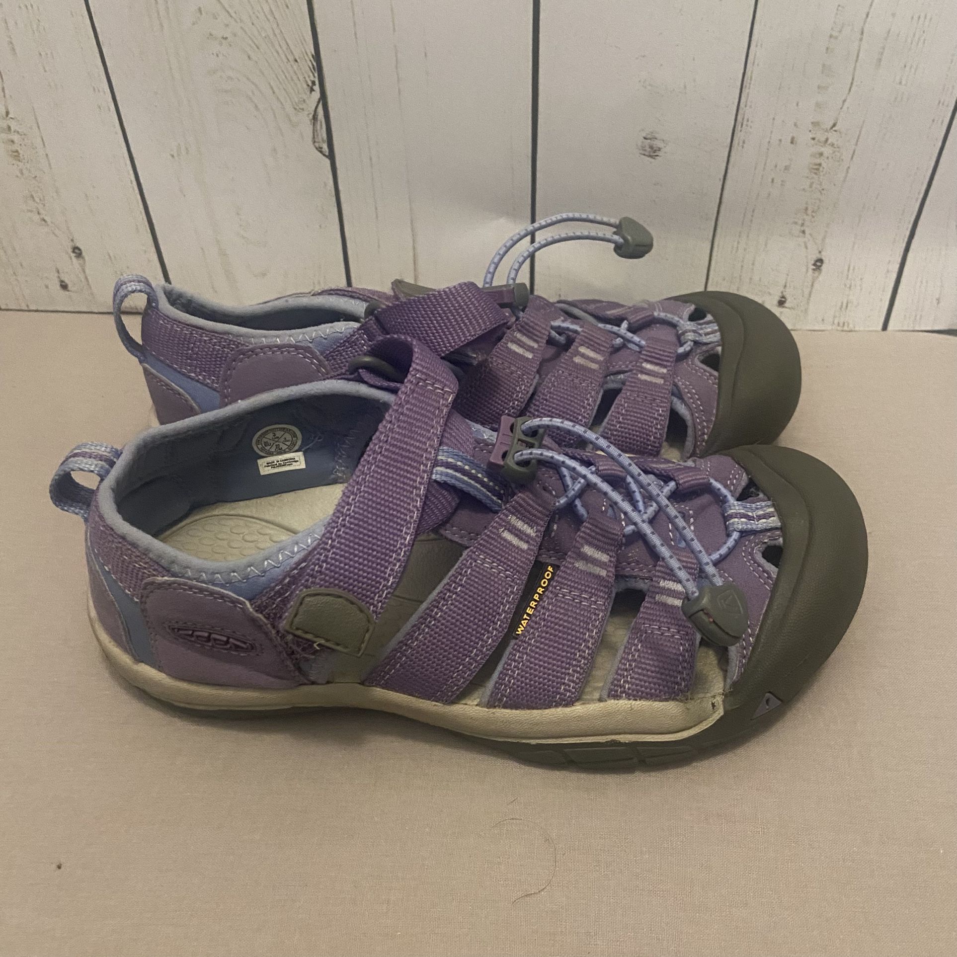 Keen 1014263 Kids Waterproof Outdoor Newport Sandals Shoes Purple Size 3