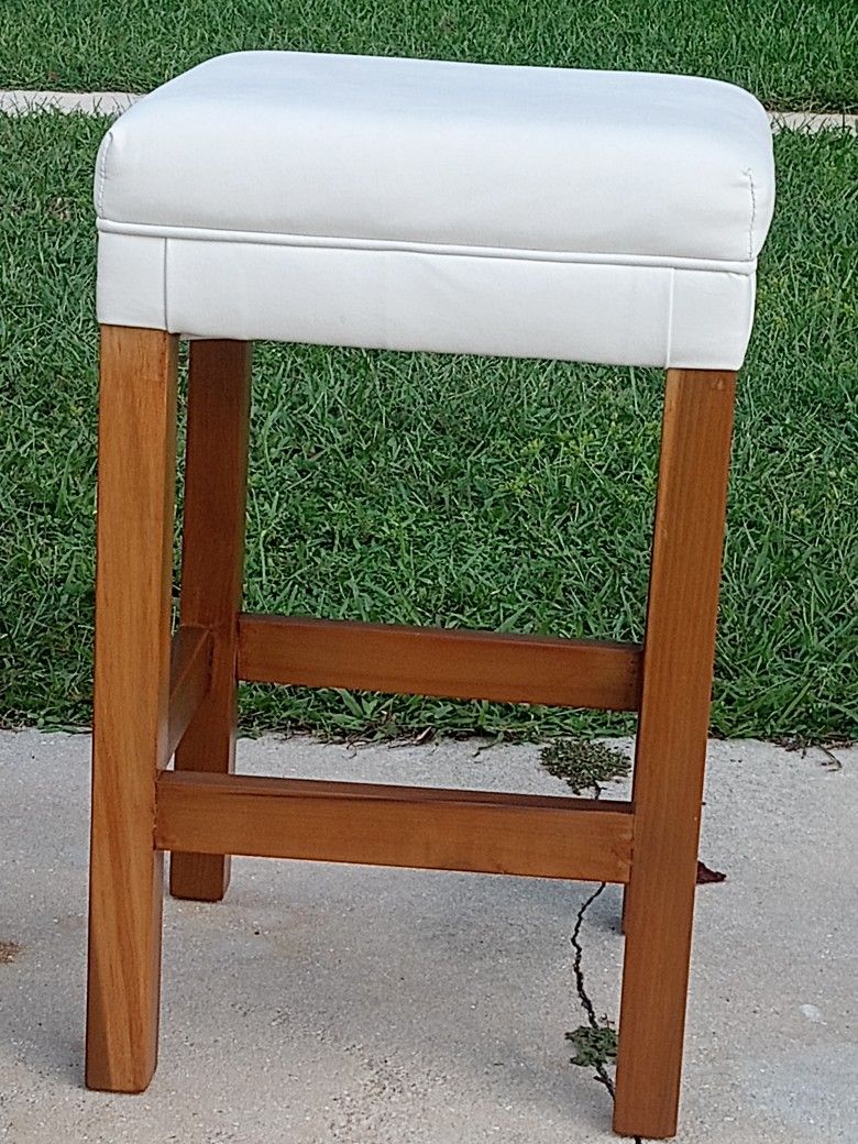 Pair of Backless Counter Height Stools for Sale in Pompano Beach, FL