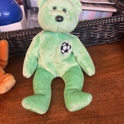 1999 Ty Beanie Babie Kicks The Soccer Bear