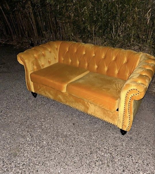 High-end Velvet Sofa 