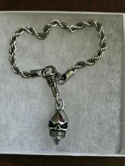 Stainless steel rope chain bracelet with stainless steel skull