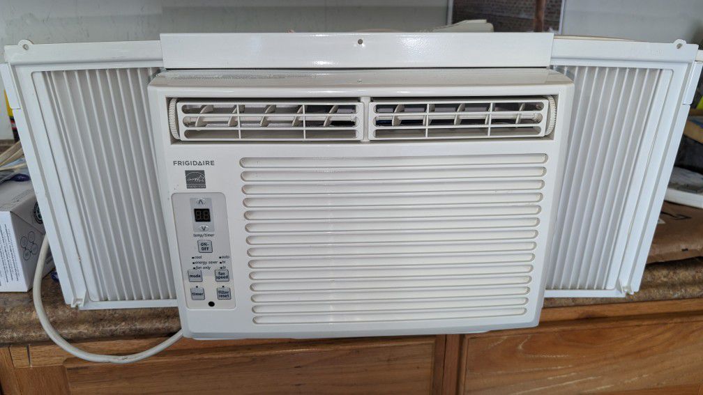 Fridgedaire Air Conditioner AC 5,000 BTU