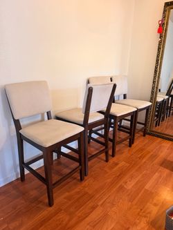 4 wood barstools